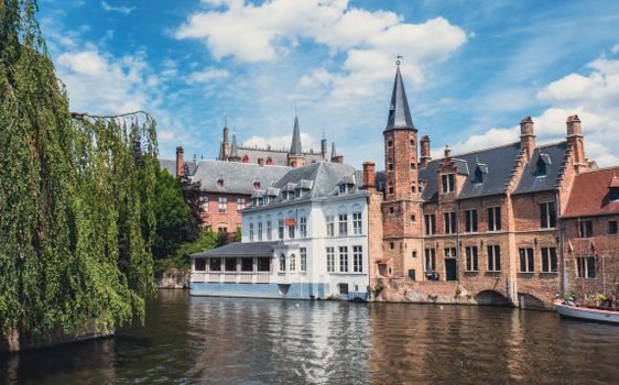 Belgien entdecken: 10 Ziele, die über Brüssel hinausgehen 🍟