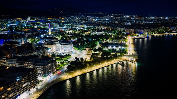 7 griechische Städte, die mir Athen vergessen ließen 🏛️
