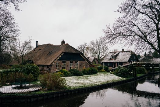 Niederlande: Schlafen zwischen Grachten und Strand 🛏️