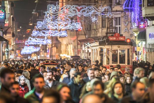 Istanbul für Erstbesucher: Fähren, Bazare und Viertel