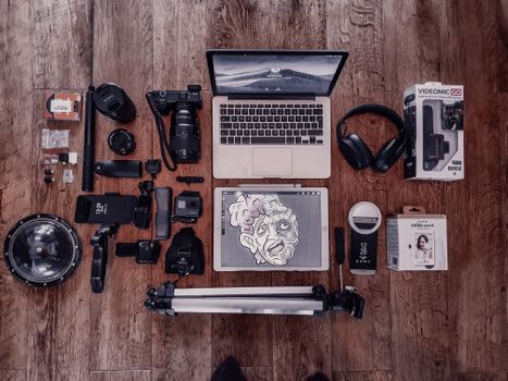 Digitaler Nomade werden: 5 Schritte, die vor dem Laptop-Strand kommen 🌴