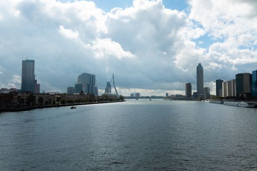 Moderne Skyline von Rotterdam