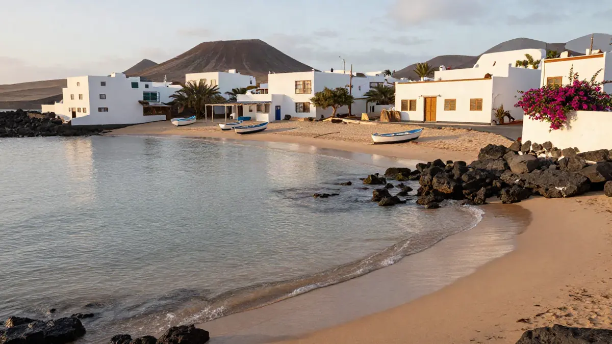 Ruhige Bucht bei Morro Jable mit klarem Wasser